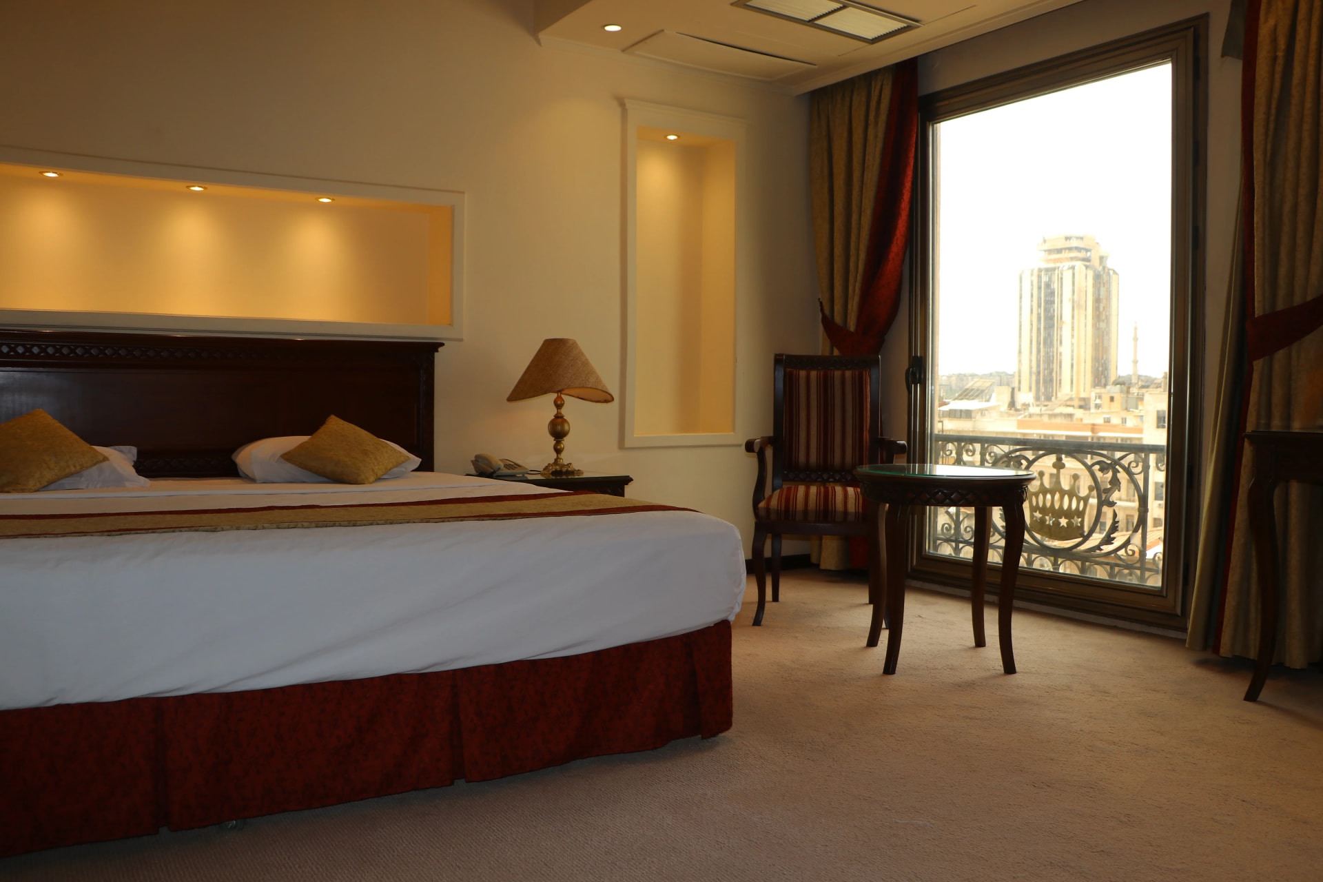 Rooms & Suites